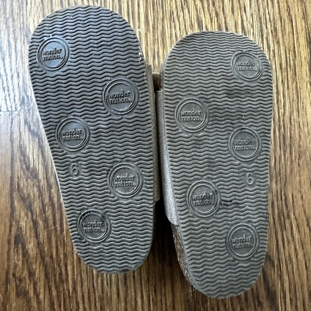 Wonder Nation adjustable buckled sandals, toddler size 6